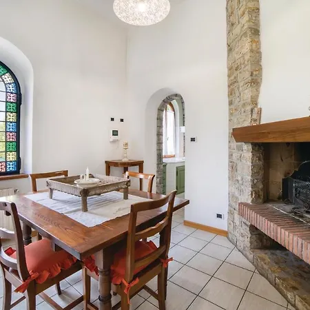 Amazing In Lu With Wifi Holiday home Camaiore